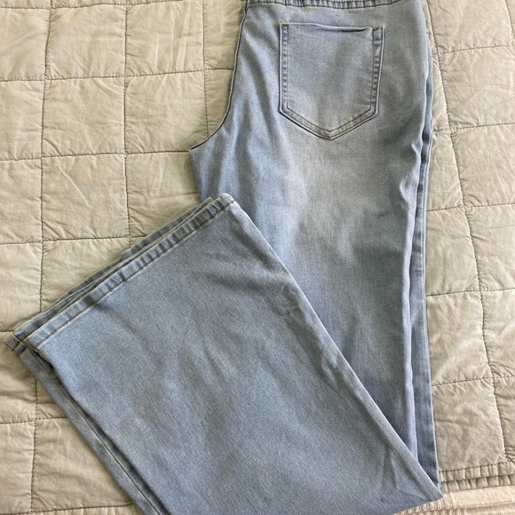 SHEIN petite flare jean size L - Picture 3 of 3